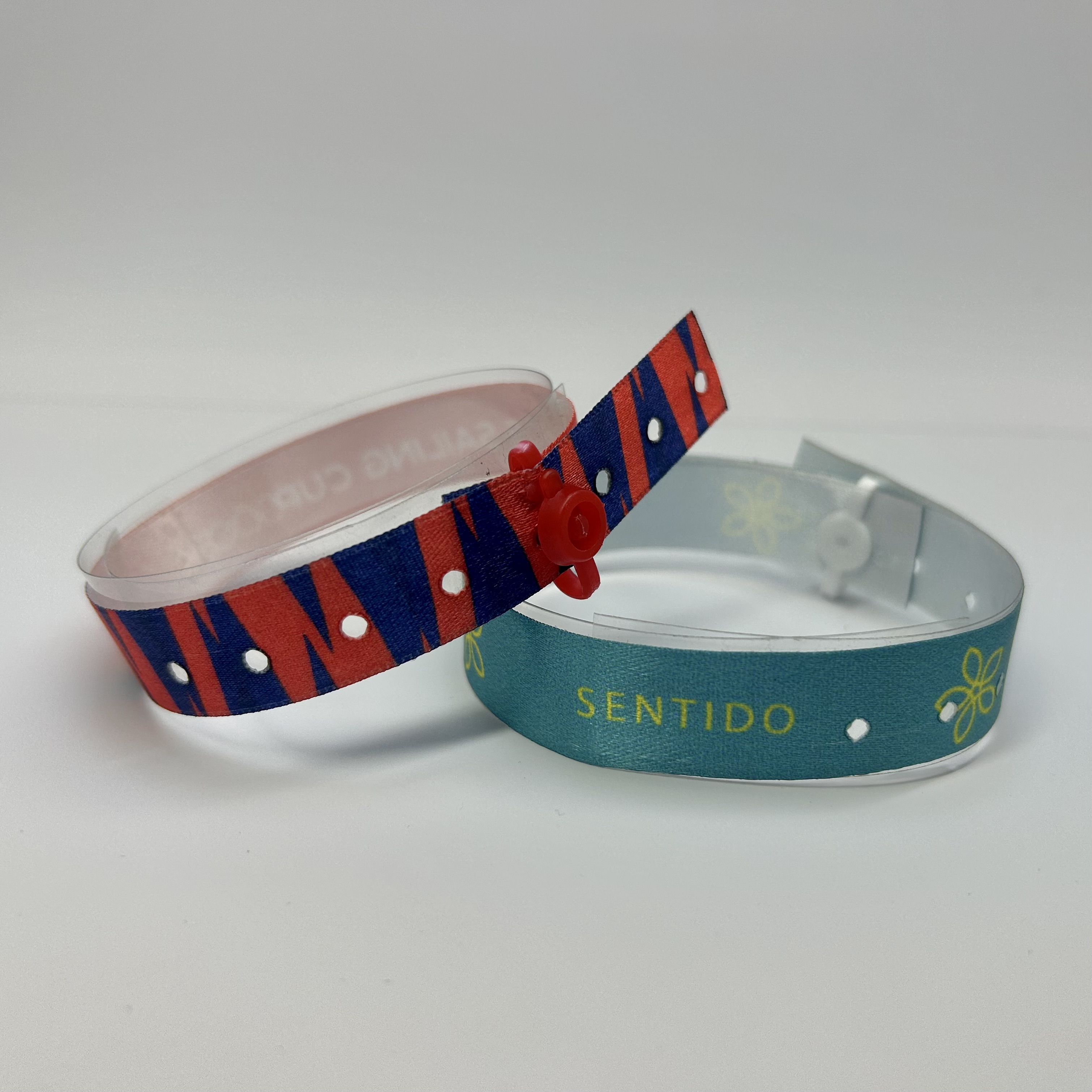 Delikli Otel Bileklik